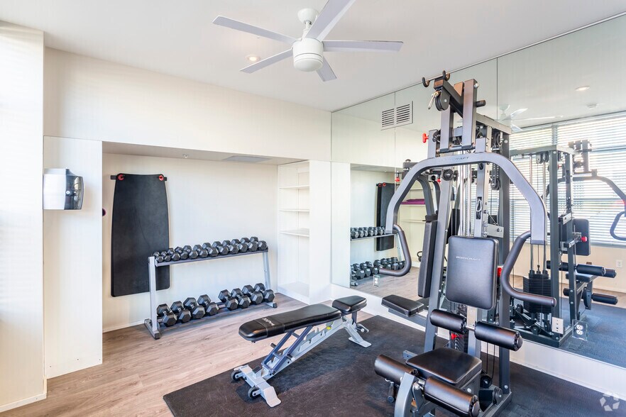 More Photos Of 2015 Hancock St, San Diego Apartments For Sale