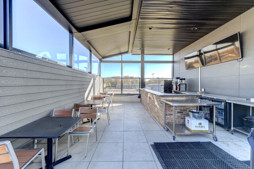 More Photos Of 18409 S Halsted St, Glenwood Storefront For Sale