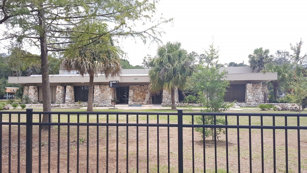 More Photos Of 207 NW 23rd Ave, Gainesville Medical For Sale