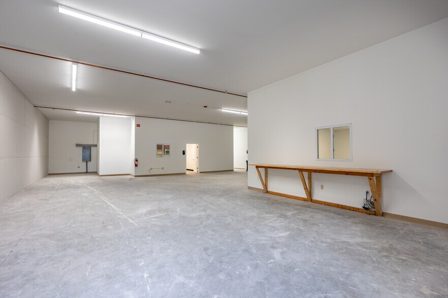 More Photos Of 430 Chapel Hill Rd, Oakdale Freestanding For Lease