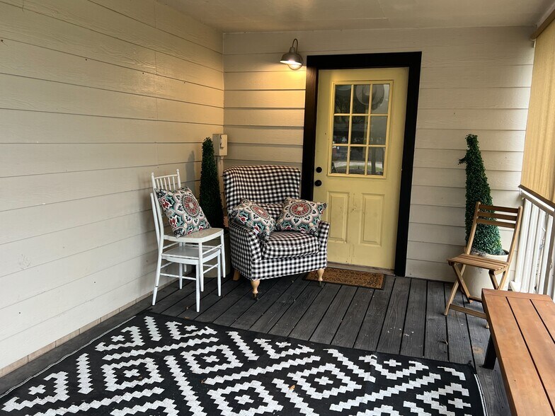 More Photos Of 4319 N FM 565 Rd, Mont Belvieu Coworking Space