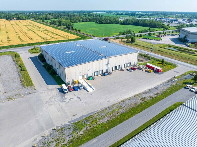 More Photos Of 832 Burton Rd, Ottawa Warehouse For Lease