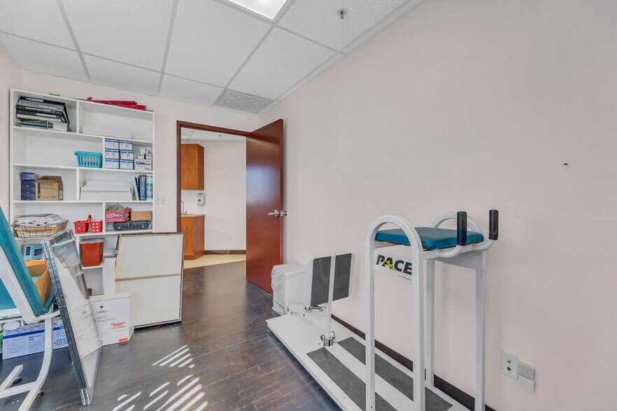 More Photos Of 515 Michigan Blvd, West Sacramento Medical For Sale