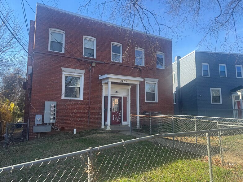 More Photos Of , Washington Multifamily For Sale