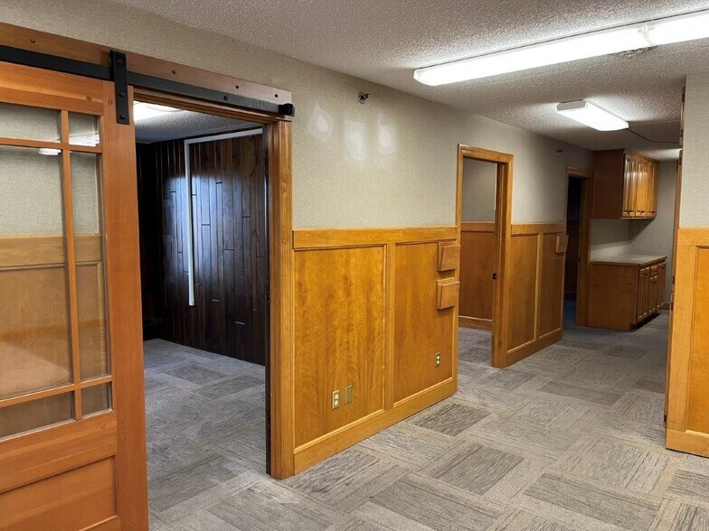More Photos Of 11356 215th St W, Lakeville Manufacturing For Sale