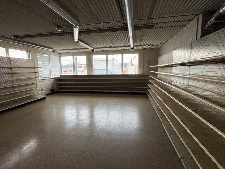 More Photos Of 4315 Walnut St, McKeesport Warehouse For Lease