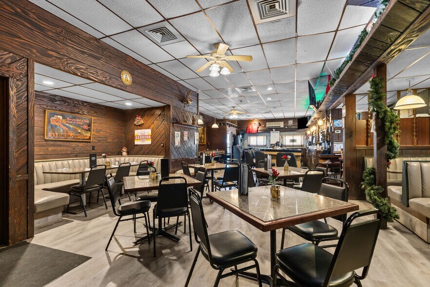 More Photos Of 344 Bowen St, Oshkosh Restaurant For Sale
