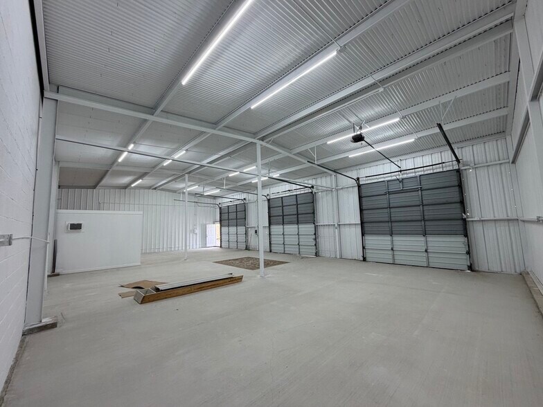 More Photos Of 314 E Nakoma St, San Antonio Unknown For Lease