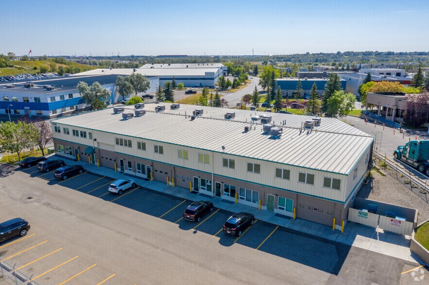 More Photos Of 1289 Highfield Cres SE, Calgary Flex For Sale