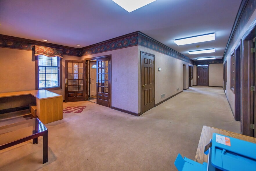 More Photos Of 1615 W Colonial Pky, Inverness Office For Sale