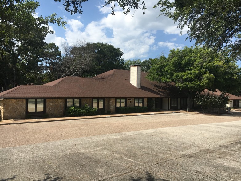 Primary Photo Of 4515 Lake Shore Dr, Waco Coworking Space