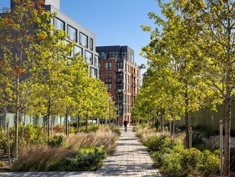 More Photos Of 60 Wharf Dr, Brooklyn Apartments For Lease