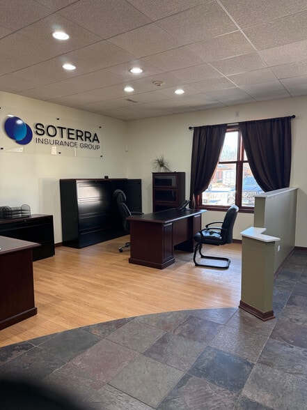 More Photos Of 16612 W 159th St, Lockport Office For Sale