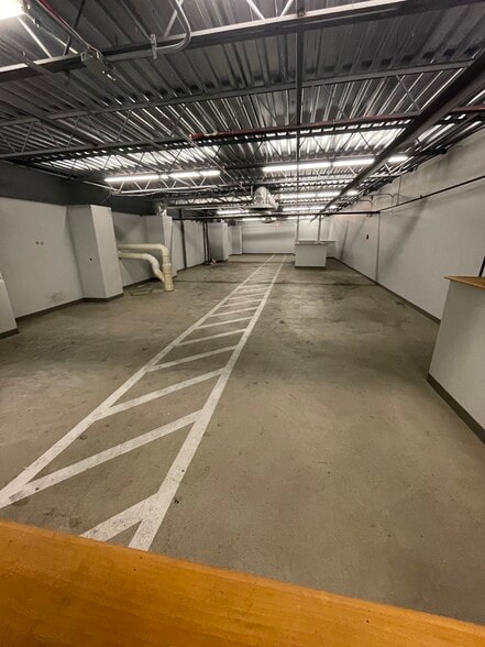 More Photos Of 601 W Sagamore Pky, West Lafayette General Retail For Lease