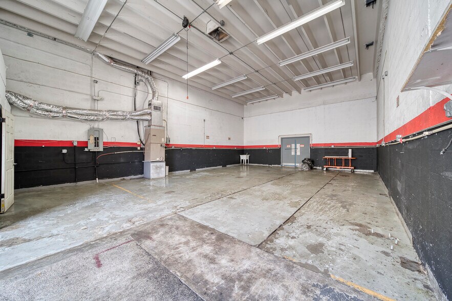 More Photos Of 10780 SW 190th St, Miami Auto Repair For Lease