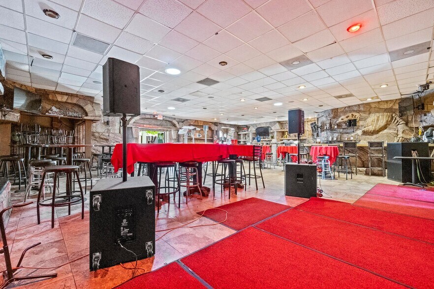 More Photos Of 200 N J St, Tulare Restaurant For Lease