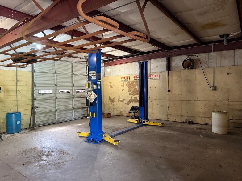 More Photos Of 321 Williamsburg County hwy, Kingstree Warehouse For Sale