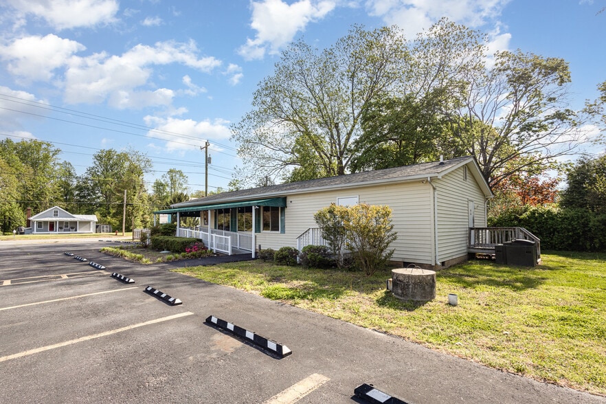 More Photos Of 15220 Kings Hwy, Montross Restaurant For Sale