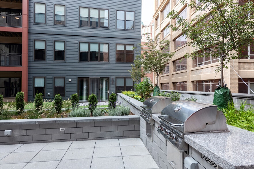 More Photos Of 100 Mathewson St, Providence Apartments For Lease