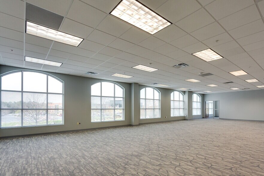 More Photos Of 3980 Premier Dr, High Point Coworking Space