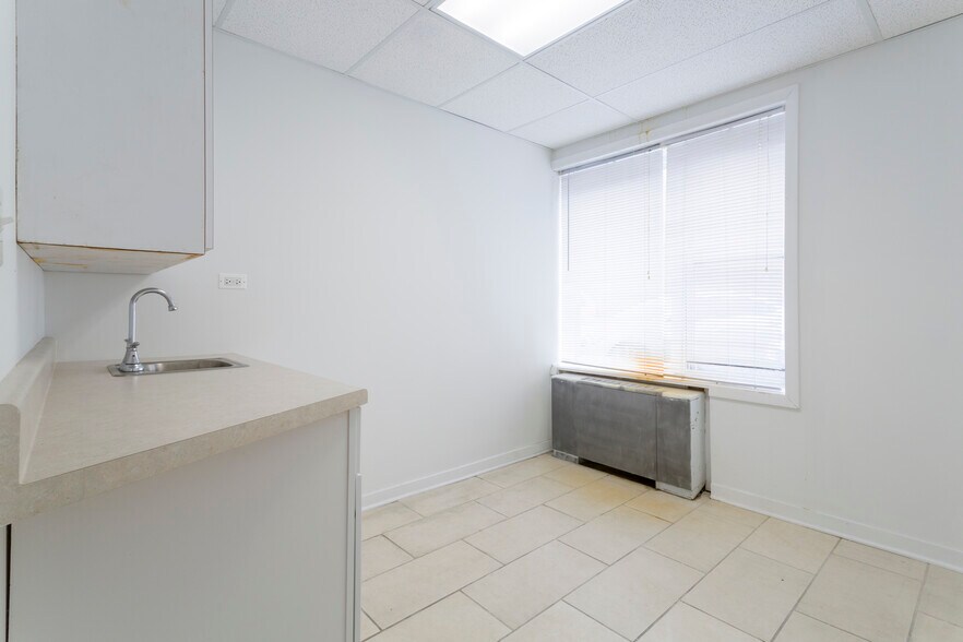 More Photos Of 1835 N 19th Ave, Melrose Park Medical For Lease