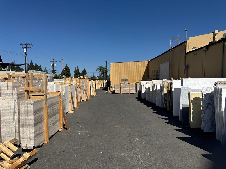 More Photos Of 309-323 E Ball Rd, Anaheim Showroom For Sale