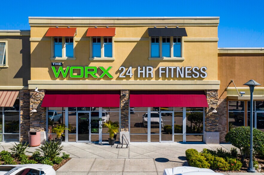 More Photos Of 13420-13458 Boyette Rd, Riverview Unknown For Lease