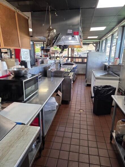 More Photos Of 572 Watertown Ave, Waterbury Restaurant For Sale