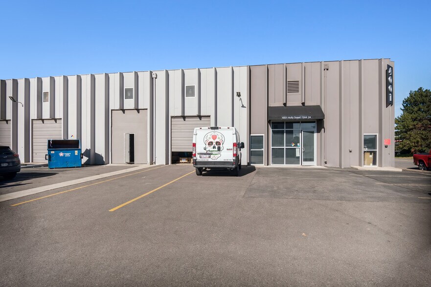 More Photos Of 4001 Holly St, Denver Warehouse For Sale