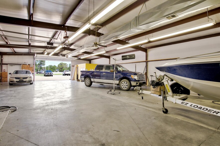 More Photos Of 1919 W Central Ave, El Dorado Warehouse For Lease