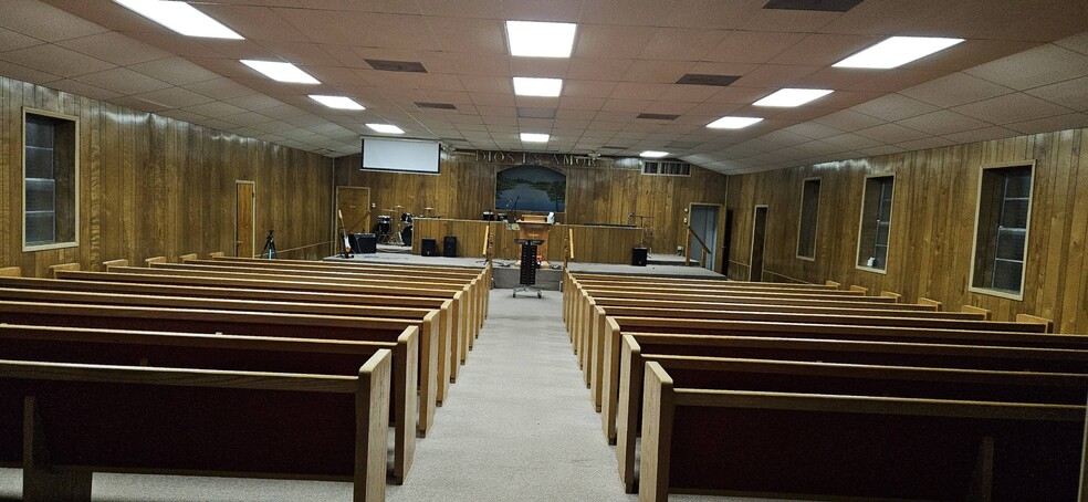 More Photos Of 532 N Travis St, De Leon Religious Facility For Sale