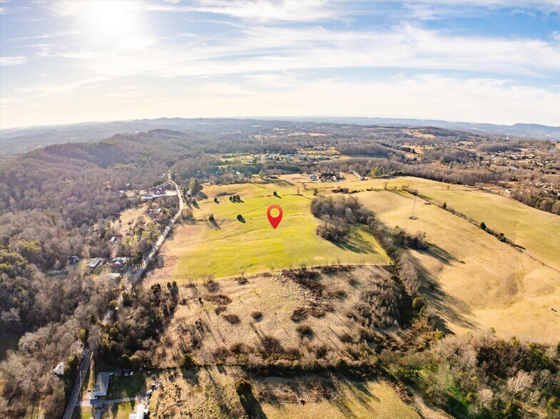 More Photos Of 520 Thorngrove pike, Kodak Land For Sale