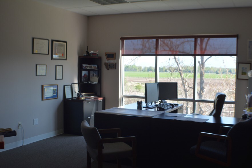 More Photos Of 125 Schoolhouse Loop, Kalispell Office For Sale