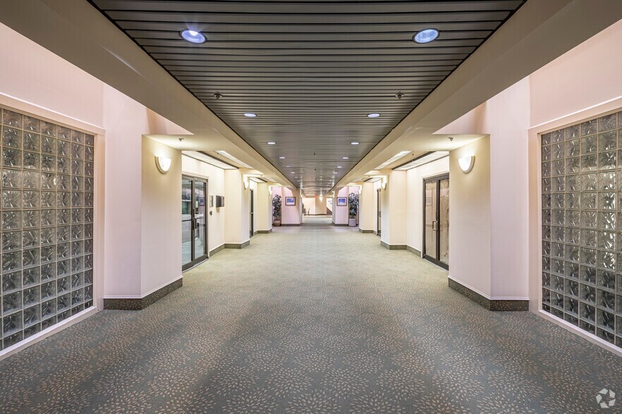 More Photos Of 2034 Eisenhower Ave, Alexandria Office For Lease