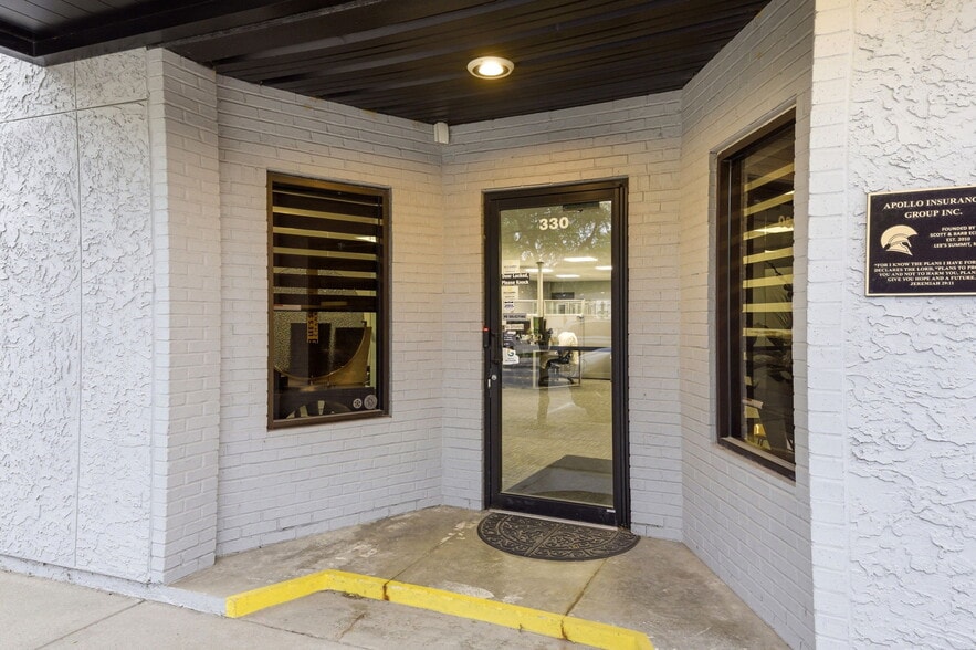 More Photos Of 326 SE Douglas St, Lees Summit Office For Sale