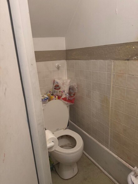 More Photos Of 225 E Main St, Madison Industrial For Sale