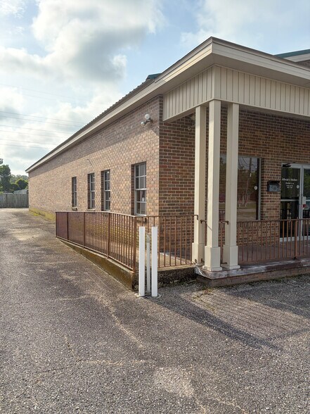 More Photos Of 53 Midtown Park W, Mobile Lodge Meeting Hall For Lease