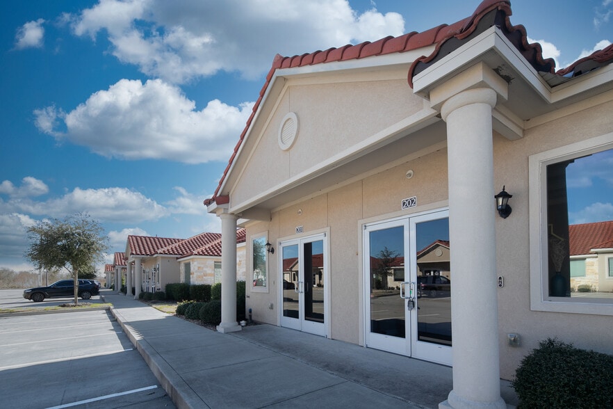More Photos Of 7070 Knights Ct, Missouri City Medical For Lease
