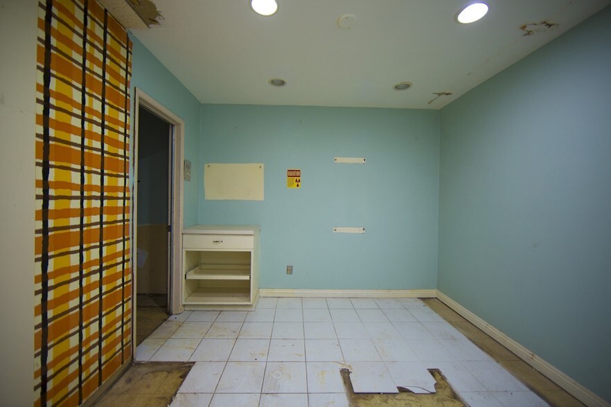 More Photos Of 852 S Robertson Blvd, Los Angeles Medical For Lease