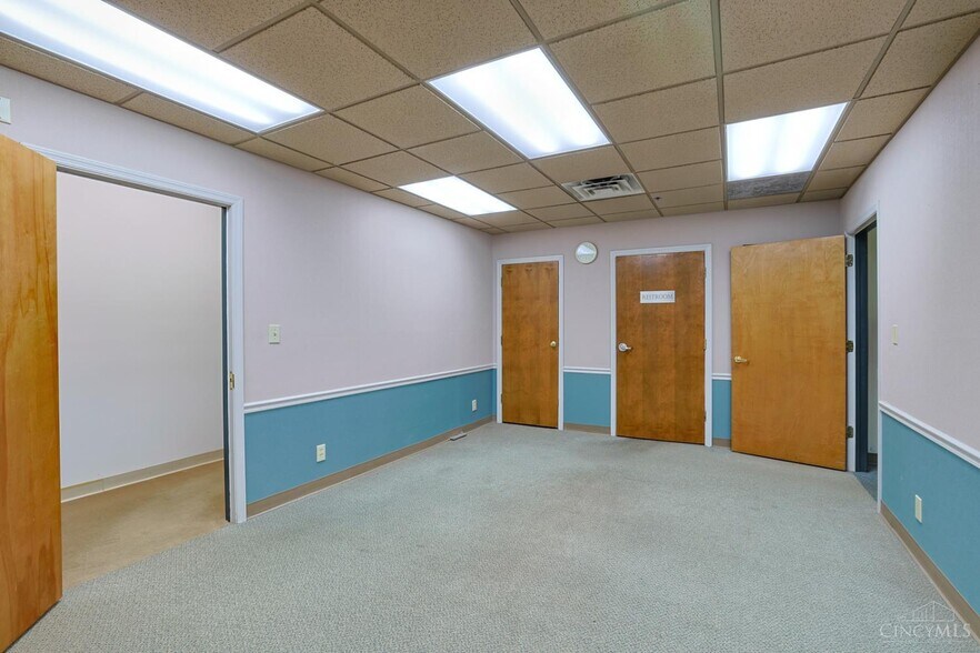 More Photos Of 2108 Central Pky, Cincinnati Loft Creative Space For Sale