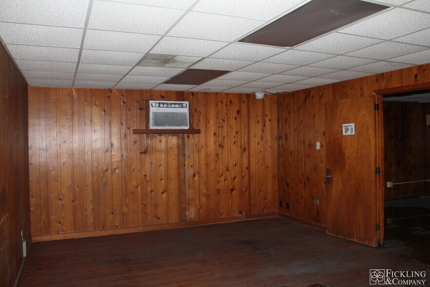 More Photos Of 795 S Fulton St, Macon-Bibb Warehouse For Lease