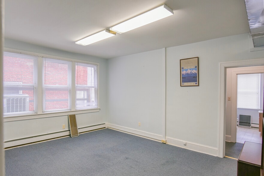 More Photos Of 29 W Franklin St, Hagerstown Apartments For Sale