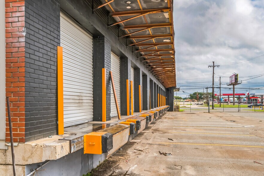 More Photos Of 1333 N Market St, Shreveport Truck Terminal For Lease