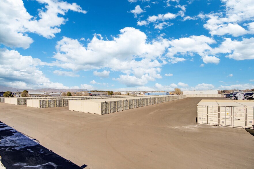More Photos Of 850 Valley, Colorado Springs Self Storage For Sale
