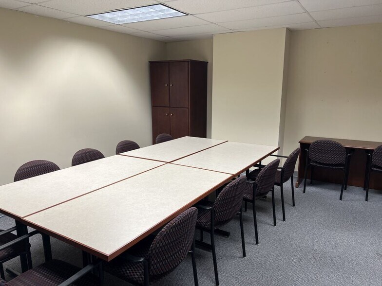 More Photos Of 753 Boston Post Rd, Guilford Office For Lease