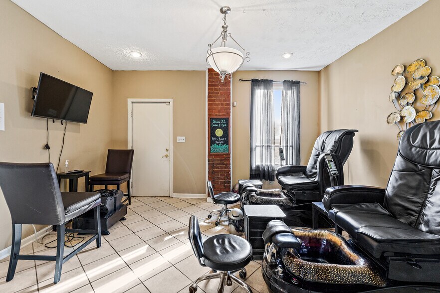 More Photos Of 2048 Winchester Ave, Ashland General Retail For Sale