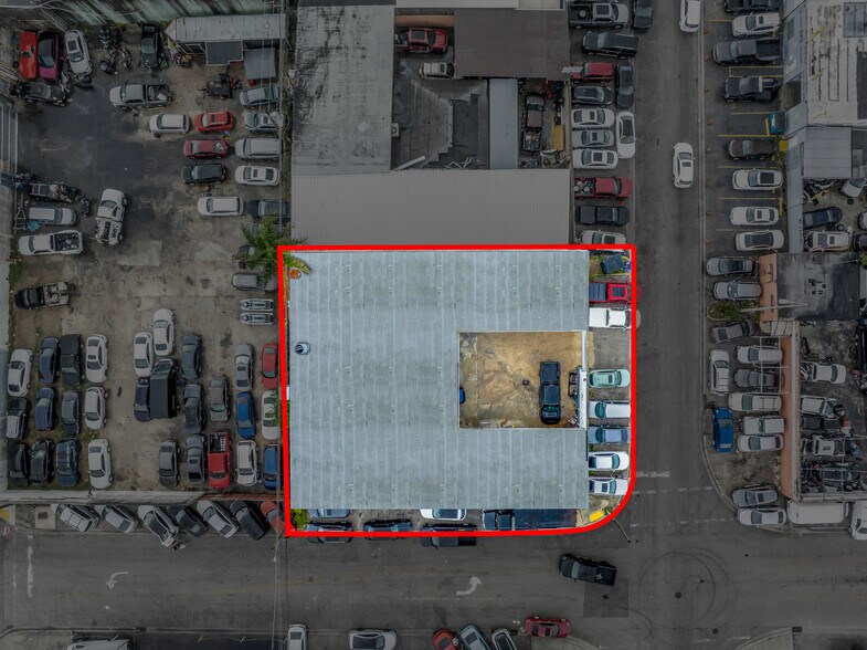 More Photos Of 1025 E 45th St, Hialeah Auto Salvage Facility For Sale