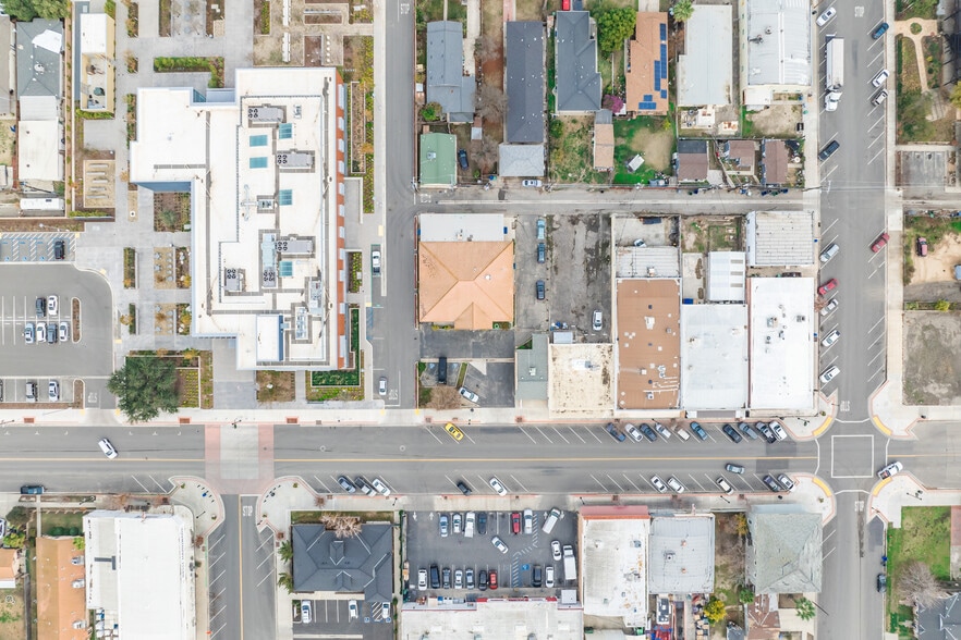 More Photos Of 927 O St, Firebaugh Healthcare For Sale