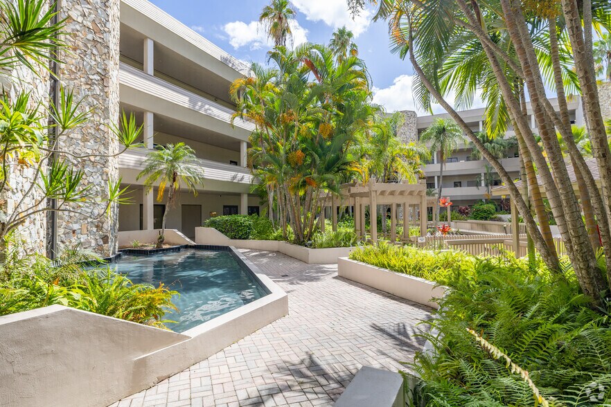 More Photos Of 2699 Stirling Rd, Fort Lauderdale Medical For Lease