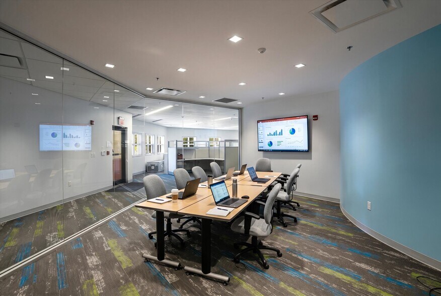 More Photos Of 15 Roszel Rd, West Windsor Office For Sale